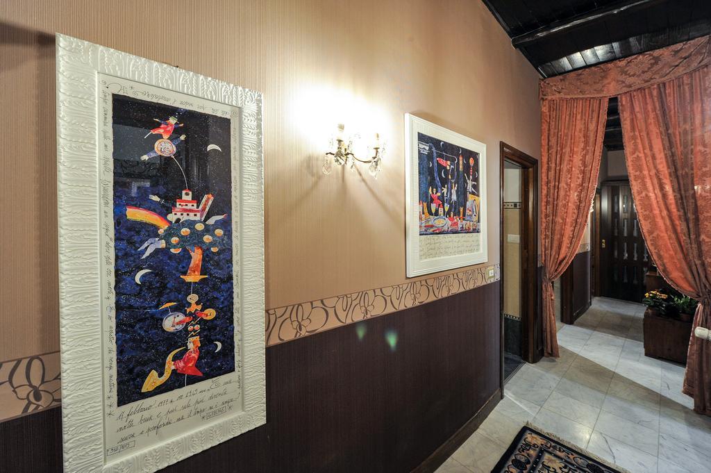 ローマ ダ アウグスト Bed & Breakfast エクステリア 写真