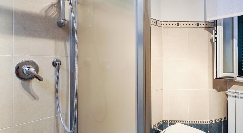 ローマ ダ アウグスト Bed & Breakfast 部屋 写真